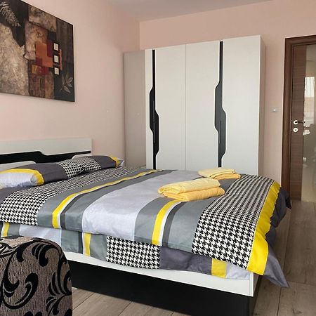 Stylish Apartment Near City Center 플로브디프 외부 사진