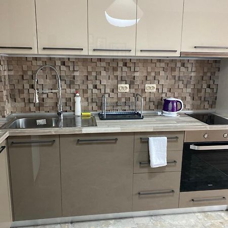 Stylish Apartment Near City Center 플로브디프 외부 사진