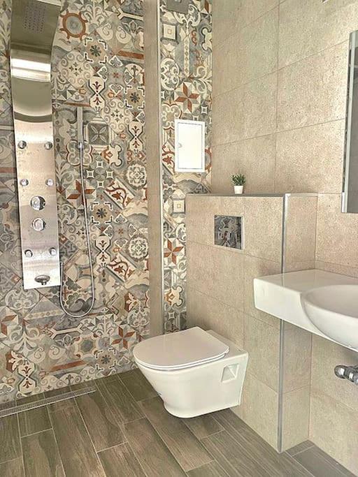 Stylish Apartment Near City Center 플로브디프 외부 사진