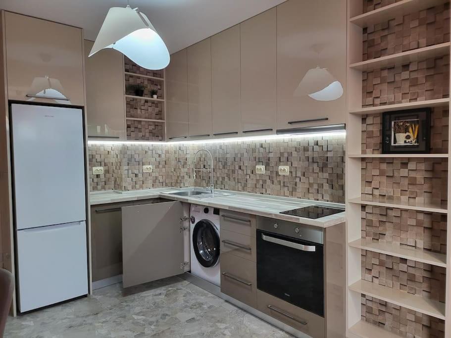 Stylish Apartment Near City Center 플로브디프 외부 사진