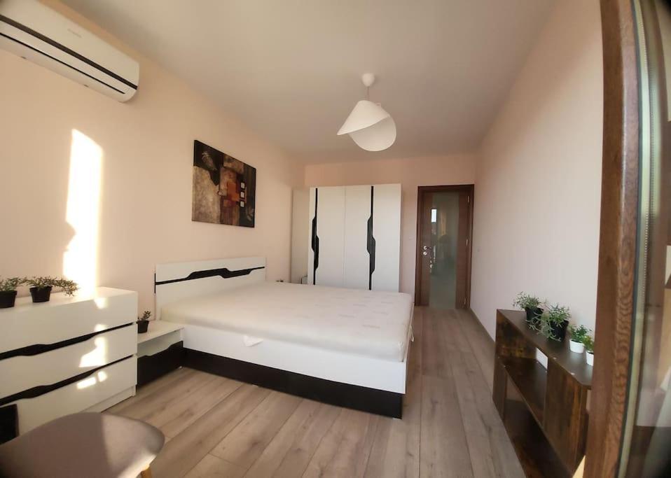 Stylish Apartment Near City Center 플로브디프 외부 사진